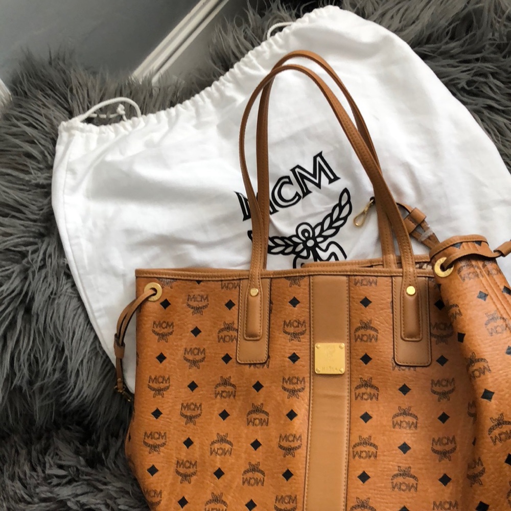 MCM TOTE AUTHENTIC